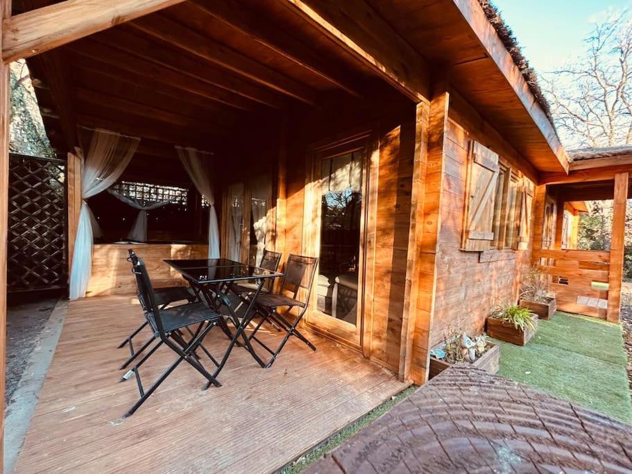 Chalet Bois Jacuzzi Bessan Extérieur photo