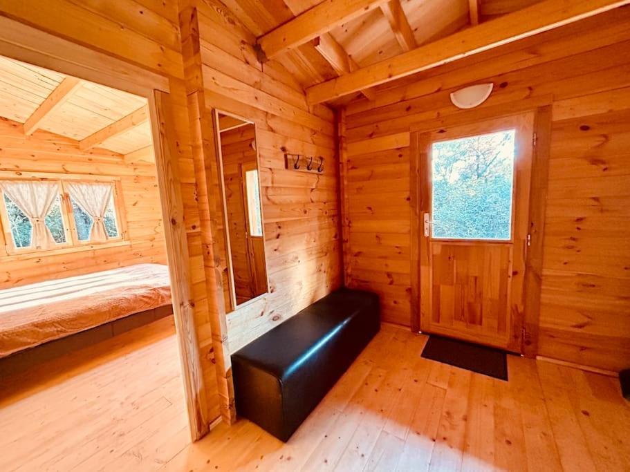 Chalet Bois Jacuzzi Bessan Extérieur photo